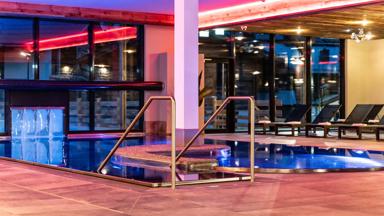 Vaya Fieberbrunn_Oostenrijk_fine-living-resort_Wellness Indoor Pool 01