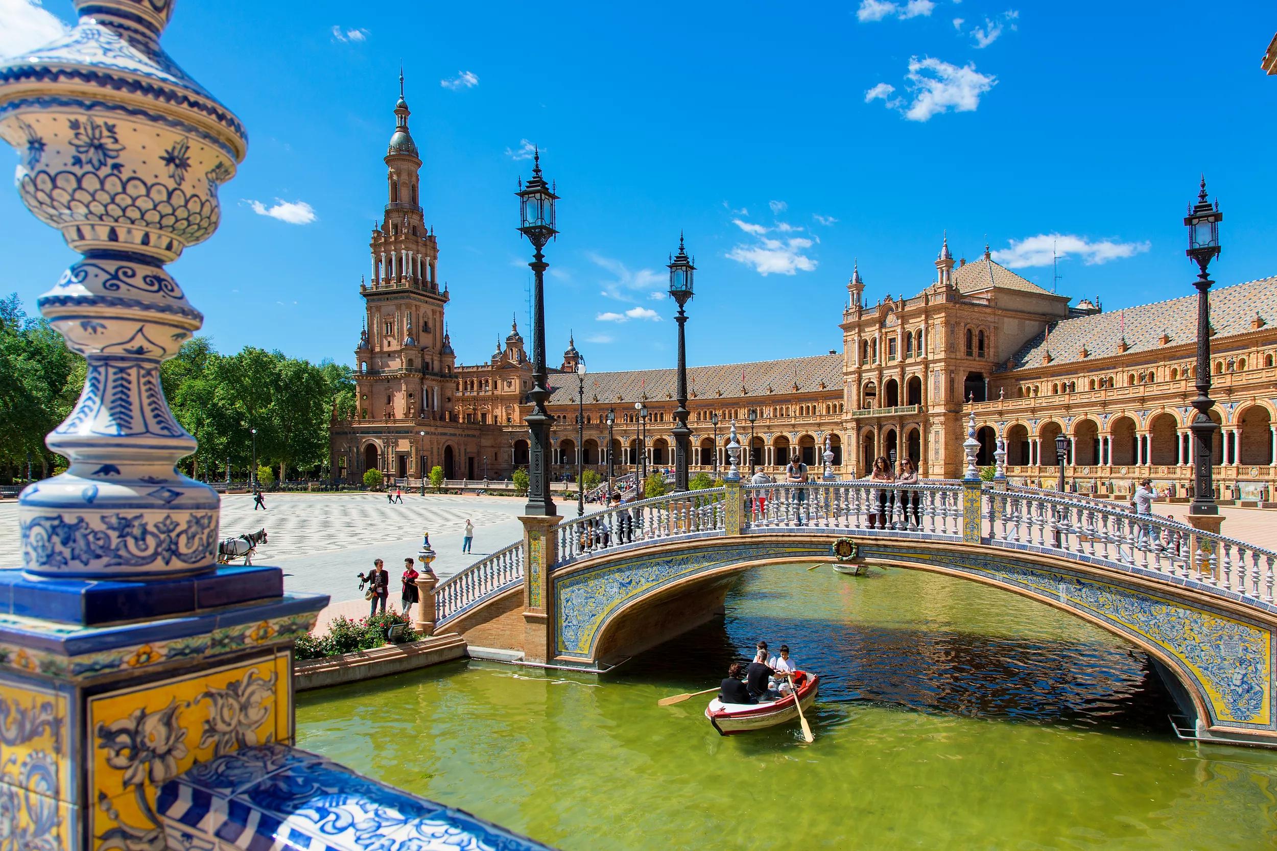 Europe, Spain Andalusia, Sevilla, Plaza de Espana
