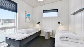 vakantiepark_denemarken_midden-jutland_sondervig_lalandia-sondervig_vijfkamerwoning-premium_slaapkamer1_h