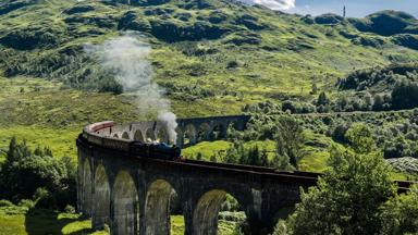 schotland_fort-william-mallaig_stoomtrein_bergen_shutterstock