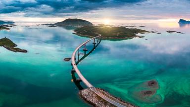 Noorwegen, Troms, Tromso, brug - GettyImages-1334235063