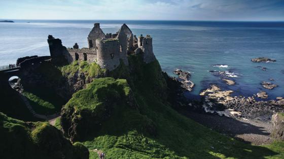 noord_ierland_duncluce_castle_tourism_ireland