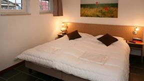 hotel_nederland_roggel_recreatiepark-de-leistert_bungalow_slaapkamer
