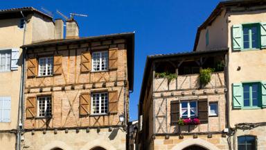 frankrijk_lot_figeac_huizen_gevel_luiken_shutterstock_1020163489