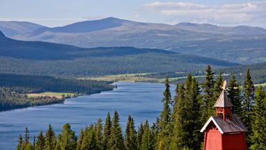 noorwegen-innlandet_gudbrandsdalen_rivier_toren_shutterstock