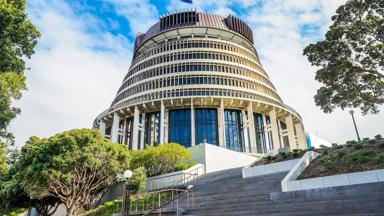Beehive, Wellington, Nieuw-Zeeland - shutterstock_1033666669