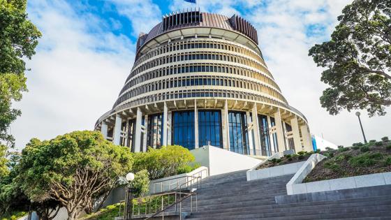 Beehive, Wellington, Nieuw-Zeeland - shutterstock_1033666669