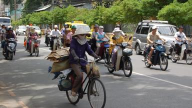 vietnam_ho-chi-minh-city_saigon_straatbeeld_brommer_fietser_verkeer_w.jpg