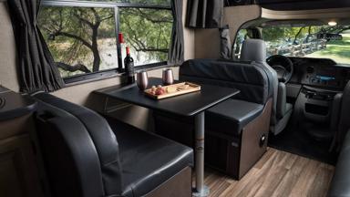 Camper_Canada_CruiseCanada_C30_interieur2_a