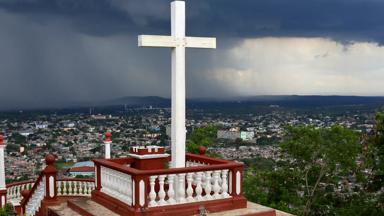 Cuba, Holguin, Loma de la Cruz - shutterstock_432674995
