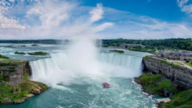 canada_niagara-falls_waterval_hornblower_boot_a.jpg