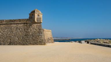 portugal_porto_vila-do-conde_fort_strand_zee_shutterstock_1918403222