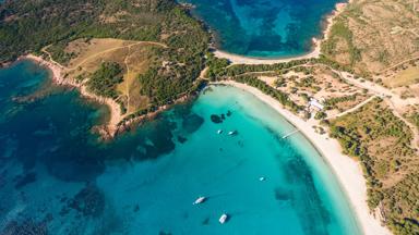 frankrijk_corsica_porte-vecchio_rondinara-strand_bovenaf_shutterstock