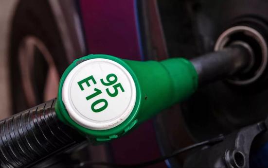 Automobilisten massaal op zoek naar goedkoopste tankstation