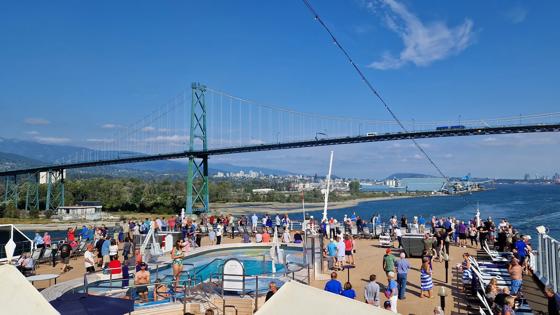 Alaska_cruise Holland America Line_vertrek Vancouver brug_h