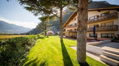 Hotel_Italie_Zuid-Tirol_Trentino_Hotel_Magre_tuin_a