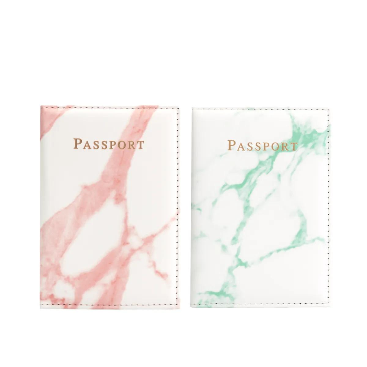 Thousandtravelmiles  Paspoort hoes  2 stuks  Rood & Groen  Rood main product image