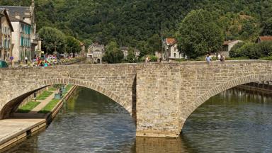 Frankrijk-Occitanie-Aveyron-Villefranche-de-Rouergue-brug©CRT Occitanie-Dominique.Viet