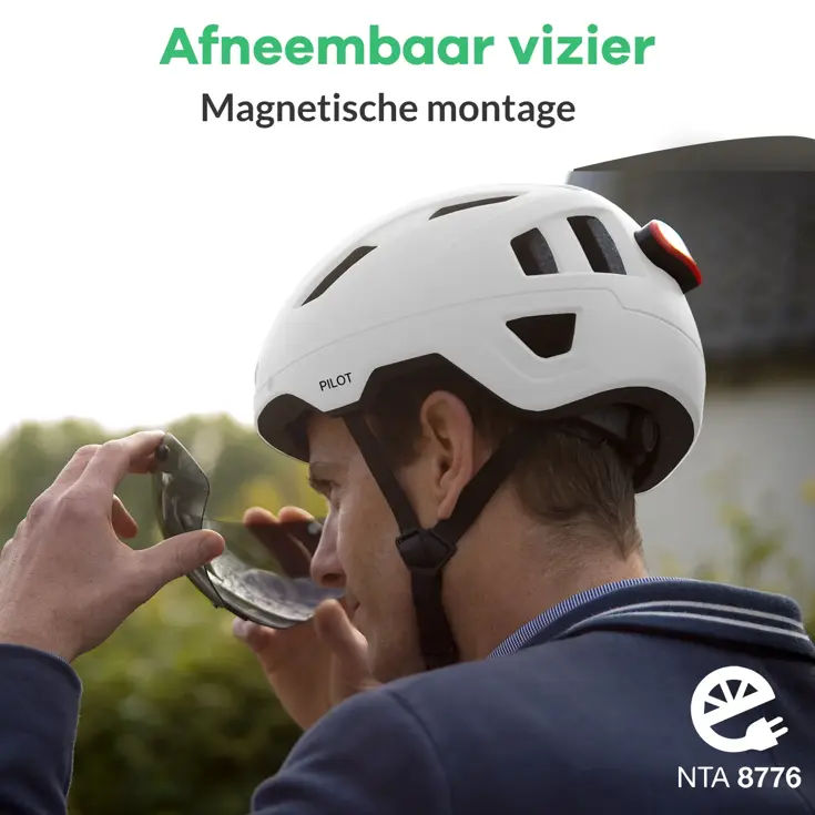 PILOT fietshelm met regencap
