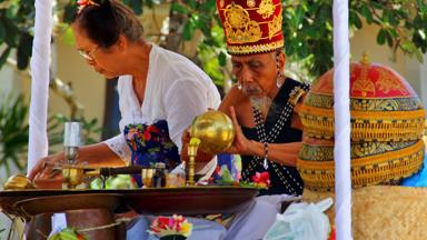 indonesie_bali_ubud_priester_ceremonie_d.jpg