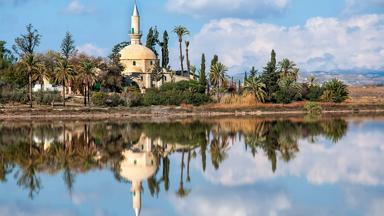 cyprus_larnaca_moskee_hala Sultan Tekesi_shutterstock