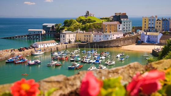 wales_pembrokeshire_tenby_tenby-harbour_badplaats_kust_boot_shutterstock