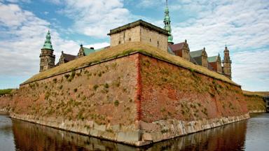 denemarken_seeland_helsingor_kronborg_kasteel_vesting_slotgracht_GettyImages-88009306
