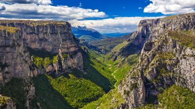 griekenland_epirus_vakantie-noord-griekenland_vikos-kloof_gebergte_uitzicht_shutterstock