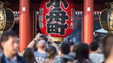 japan_honshu_tokio_senso-ji_tempel_sfeerbeeld_mensen_b