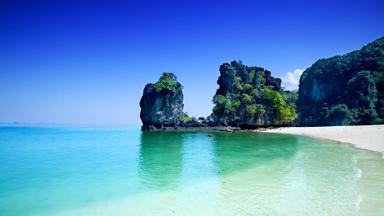 thailand_krabi_andamanse-zee_strand-rots_b.jpg