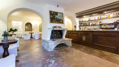 Italië_Loc._Collepepe_Collazzonne_Abbazia_Collemedio_Resort_Bar