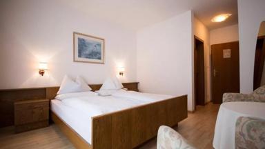 Hotel_Italie_Zuid-Tirol_Trentino_Trento_Hotel_Magre_standaardkamer_a