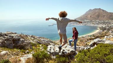 zuid-afrika_west-kaap_kaapstad_stel_uitzicht_GettyImages-916896592