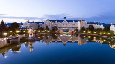 Frankrijk_Disney's_Hotel_Newport_Bay_Club_Overview