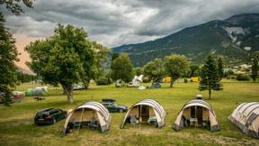 Buffel-Outdoor-Familiereis-Actief-Franse-Alpen-kampement