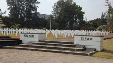 indonesie_bandung_nederlandse-begraafplaats_pandu_ereveld_oorlogsslachtoffers_f.jpg