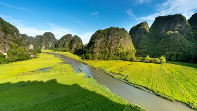 vietnam_tam coc_bootjes_gebergte_uitzicht_b (4)