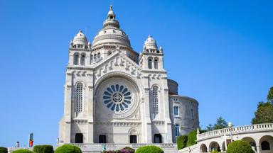 portugal_algarve_viana-do-castelo_kathedraal_shutterstock-1391236544