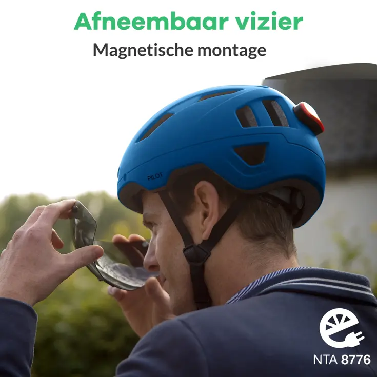PILOT fietshelm met regencap