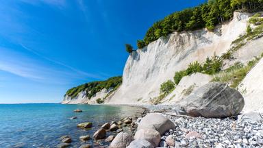 duitsland_noord-duitsland_rugen_ruegen_klif_krijtrots_zomer_zee_strand_rots_getty