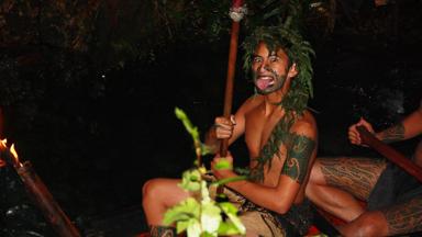nieuw-zeeland_rotorua_maori_haka_dans_show_4_f.jpg