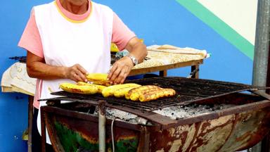 colombia_salento_maiskolf_streetfood_hawker_straatstal_f