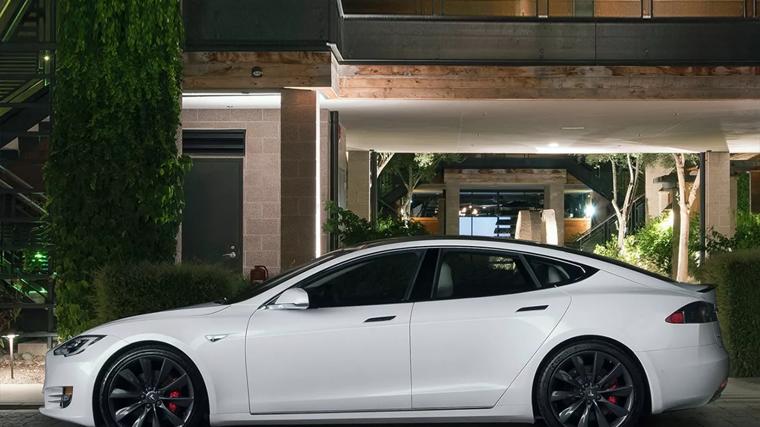 straf Zeg opzij Pat TESLA MODEL S P90D 575KW 4WD | Auto Informatie | ANWB