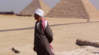 egypte_cairo_piramide_local_man_mens_f