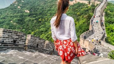 china_badaling_grote-muur_vrouw_shutterstock_551475247