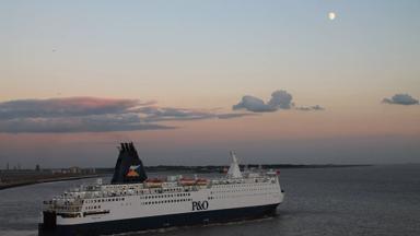 groot-brittannie-midden-engeland-hull-po-ferries-vertrek-schip