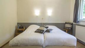 Nederland_Epe_RCN_Vakantiepark_De_Jagerstee_Bungalow_4L_Slaapkamer