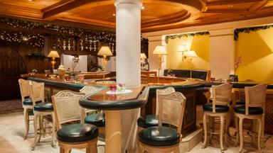Oostenrijk_Tirol_Zillertal_Mayrhofen_Hotel-Brücke_bar_a