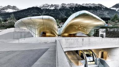 Oostenrijk_treinreis Oostenrijk_Innsbruck_lift Nordkettte_zicht op bergen_h