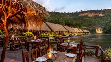 Thailand_Kanchanaburi_Jungleraft_Terras